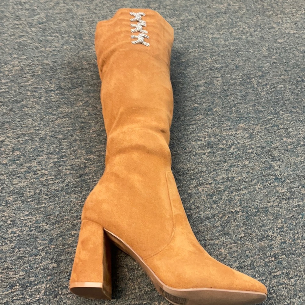 Chestnut knee High Dream